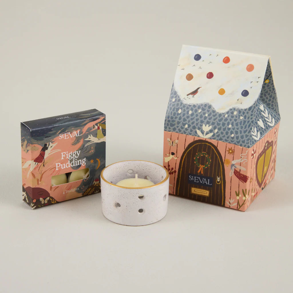 St Eval Christmas Cottage Figgy Pudding - F01892 - Uneeka