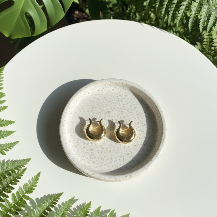 Horseshoe Shaped Hoop Clip Earrings - CE-6086-GD - Uneeka