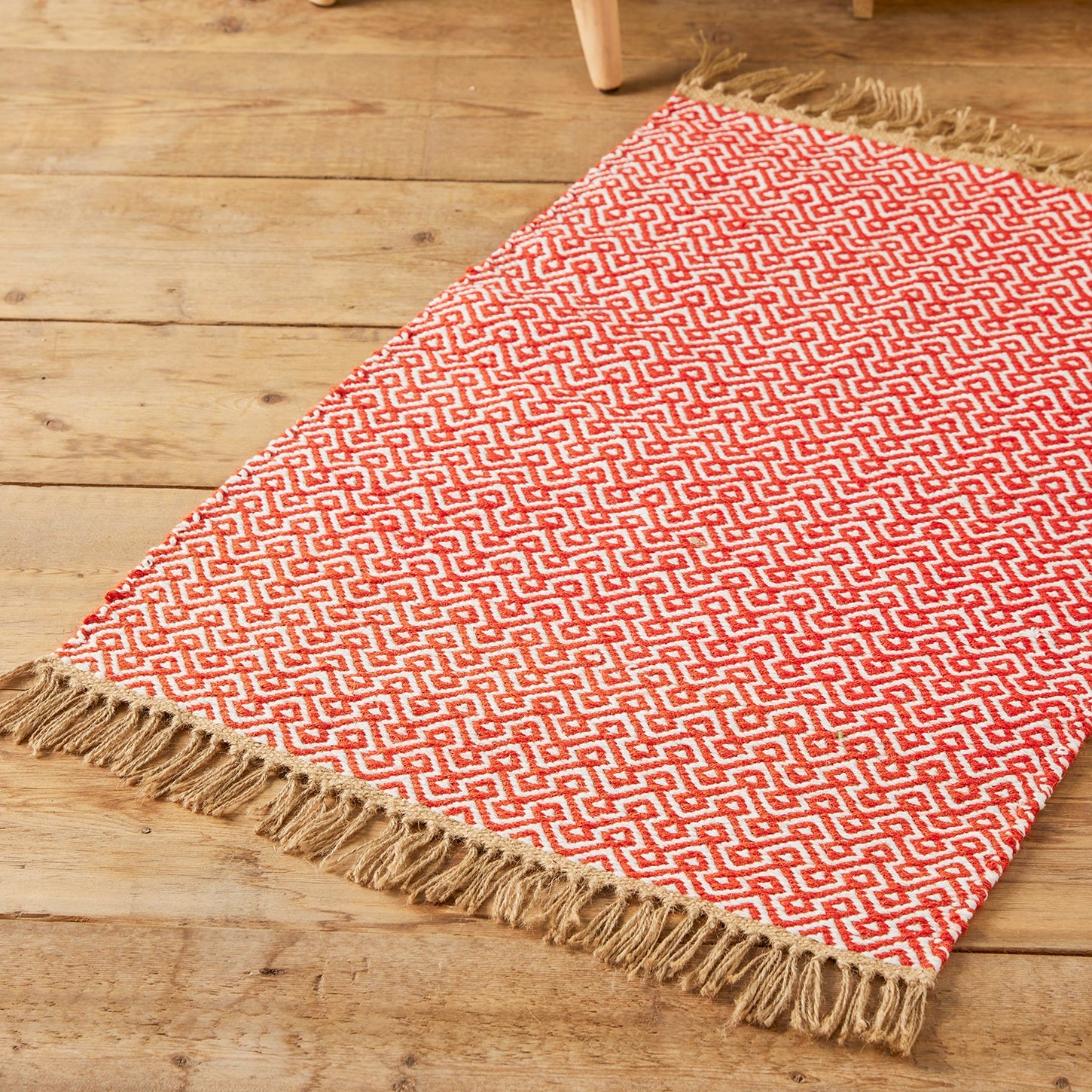 Jute & Cotton Geometric Hand Woven Rug - Red - Uneeka