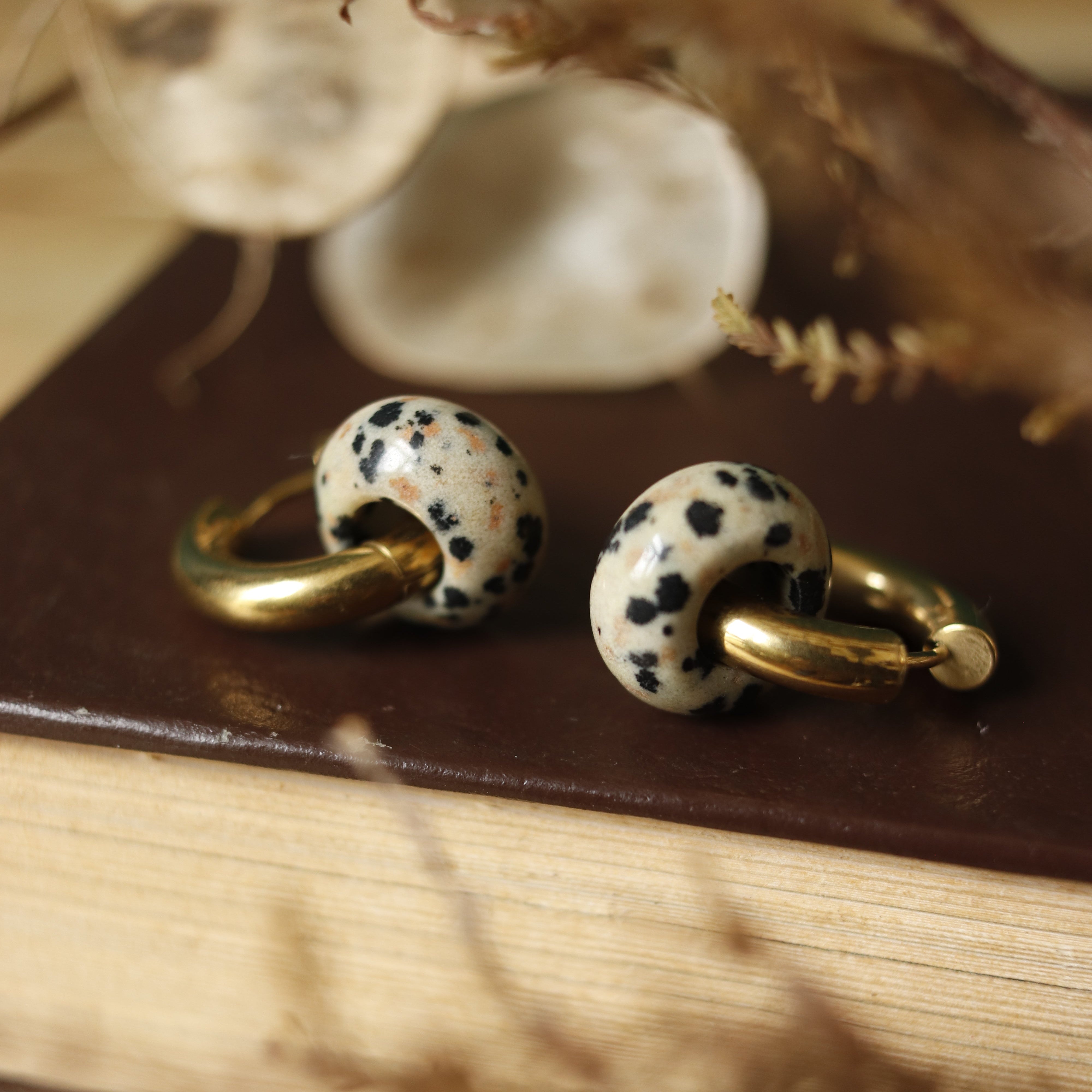 Stone Circle Gold Hoops - ER023-D - Uneeka