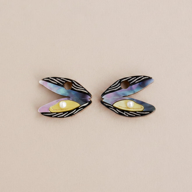 Wolf & Moon Mussel Charms - M241501H-NoHoops - Uneeka