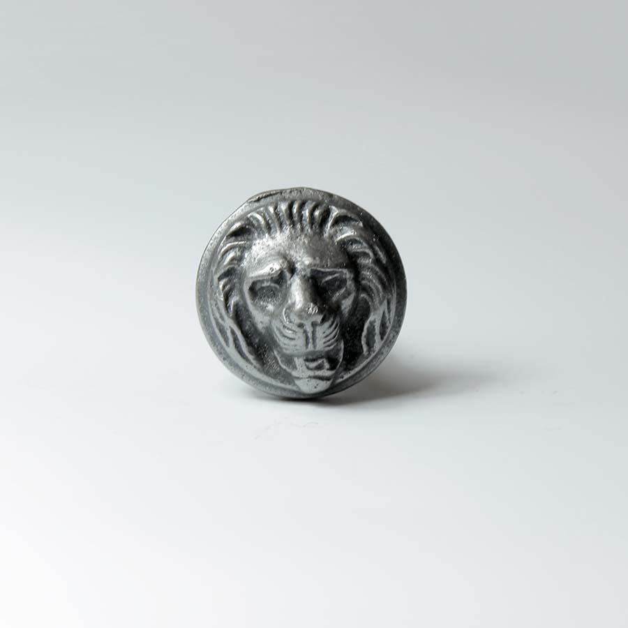 Antique Iron Lion Face Knob - 49.086L.AI.30 - Uneeka