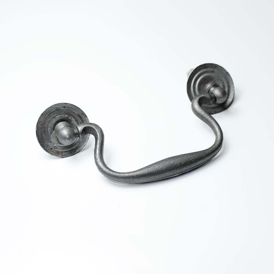 Cast Antique Iron Swan Neck Drop Handle - 70.079A.AI.92 - Uneeka