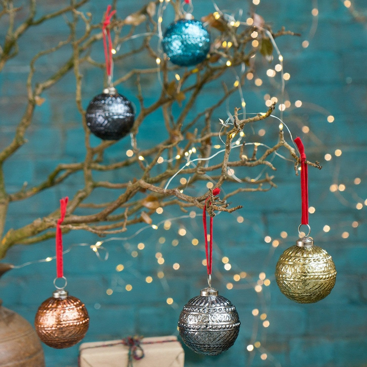 Coloured Recycled Glass Bauble - XM506 - Uneeka