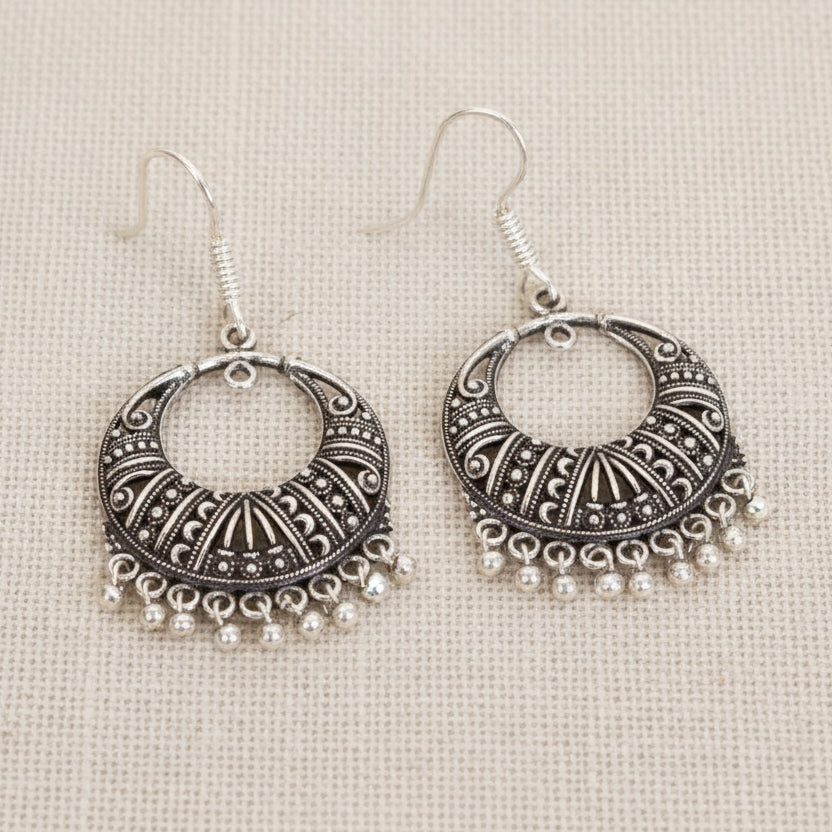 Folk Style Silver Earrings - ASH1518 - Uneeka